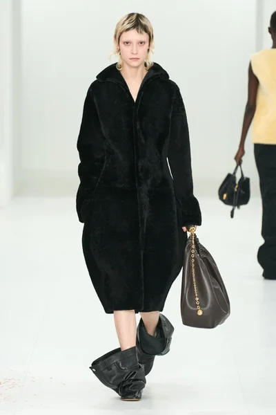 Look 48